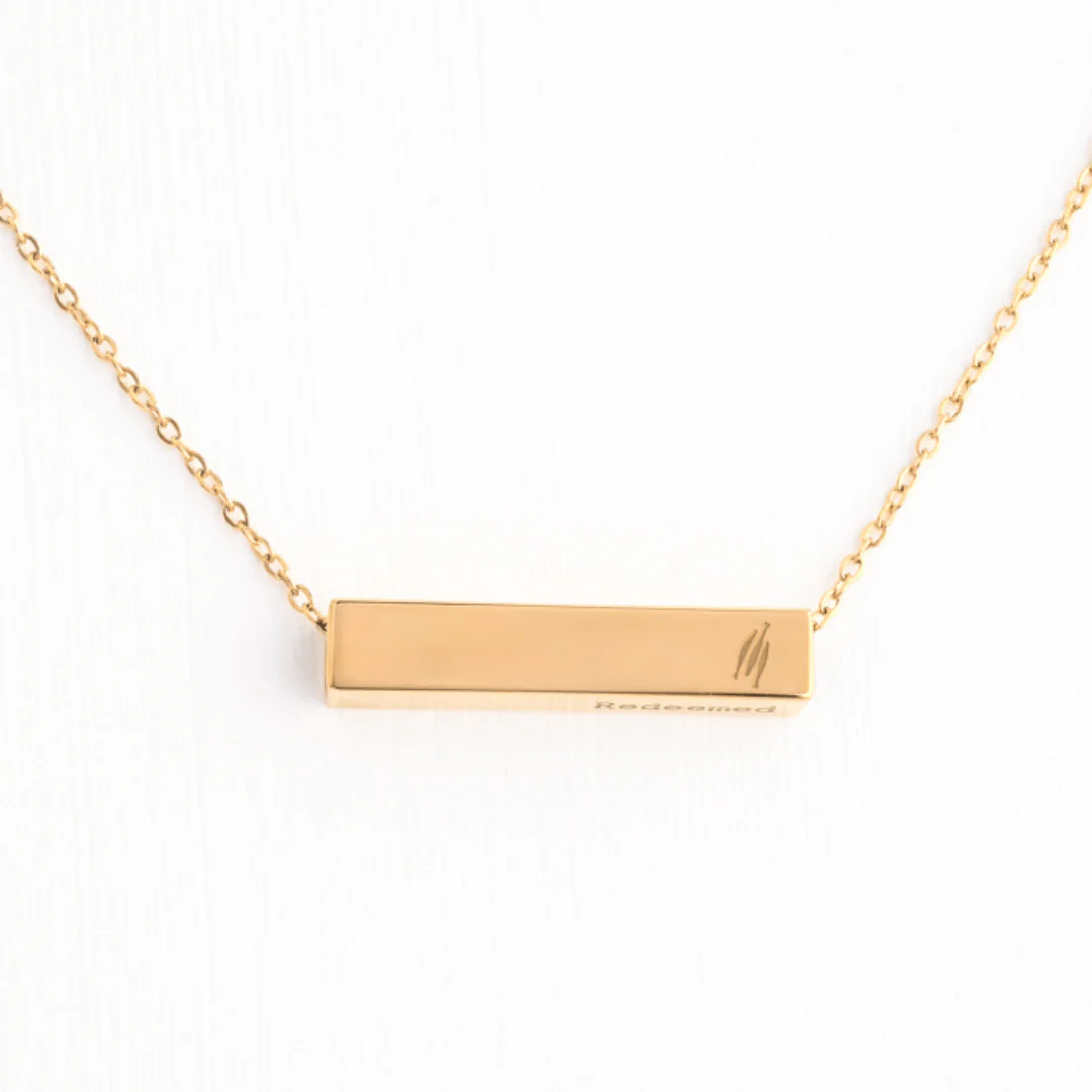 The Chosen Four-Sided Necklace Gold - Image 3