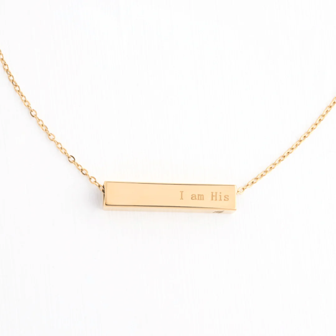 The Chosen Four-Sided Necklace Gold - Image 4
