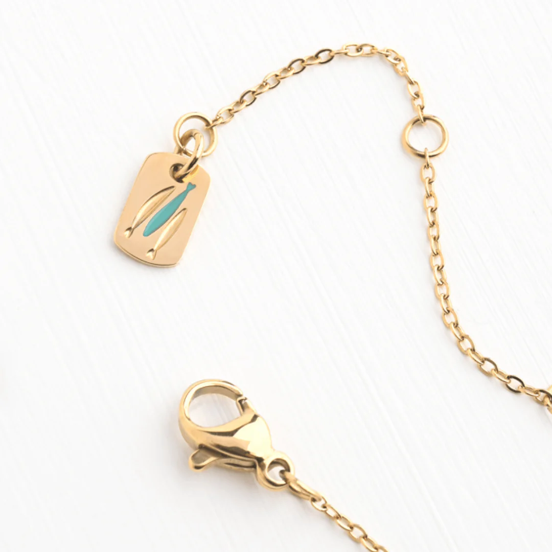 The Chosen Four-Sided Necklace Gold - Image 5